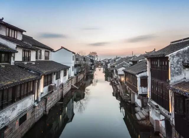 ​呼和浩特东大肛肠医院：什么是胃食管反流？想摆脱它，这些要注意